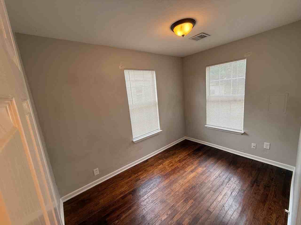 6811 Nw 49th St - Photo 7 of 15