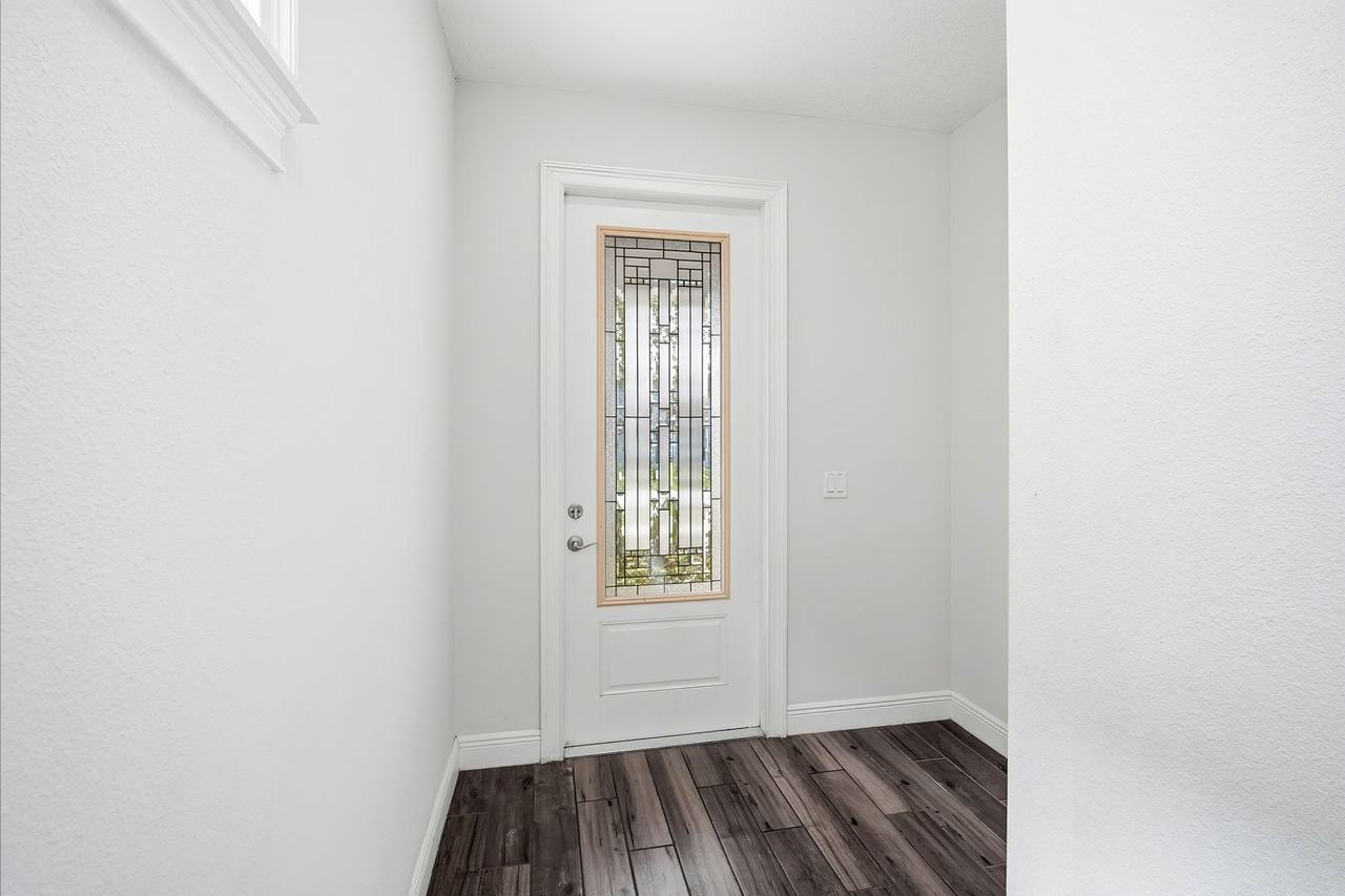 2411 W Fig St #1 - Photo 4 of 27