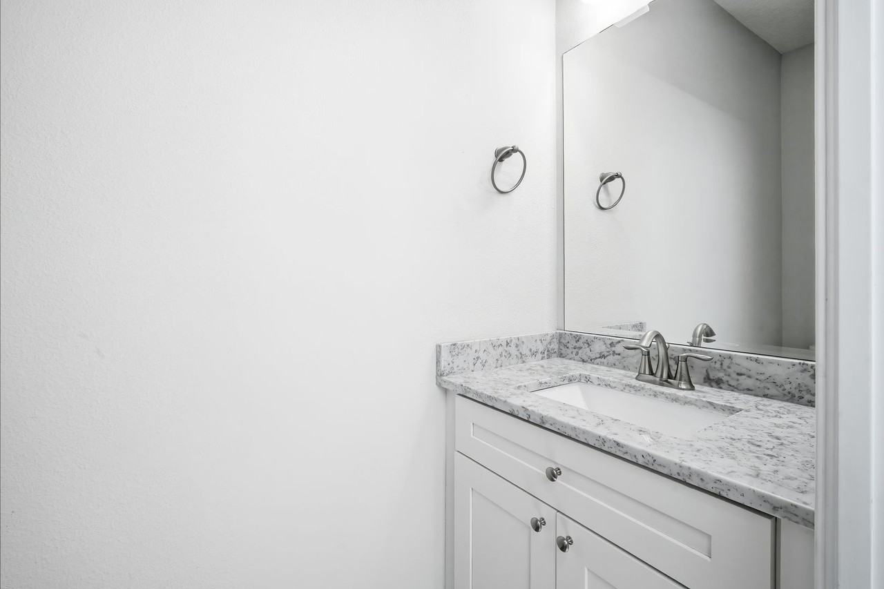 2411 W Fig St #1 - Photo 5 of 27