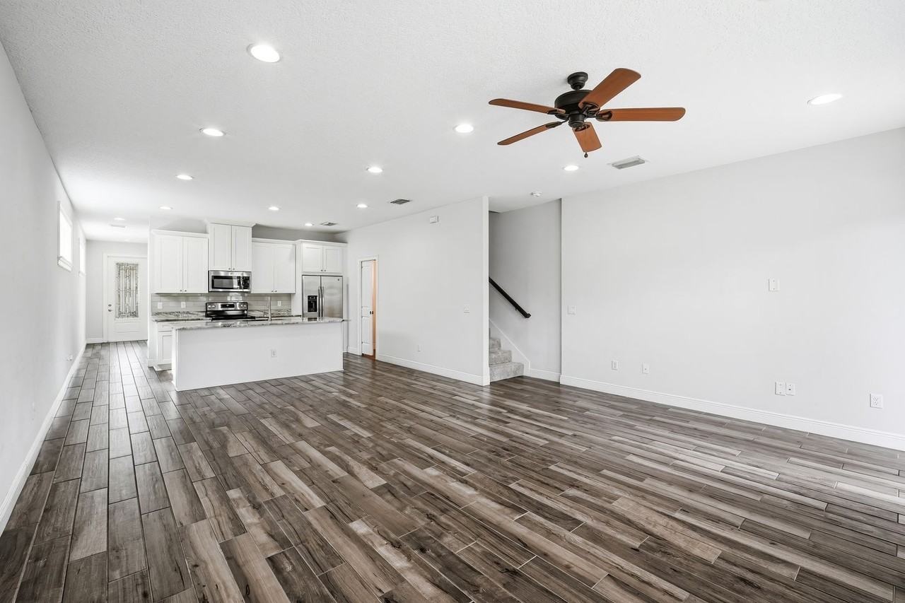2411 W Fig St #1 - Photo 7 of 27