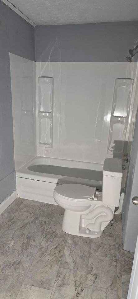 1301 N Rogers Ave - Photo 7 of 10