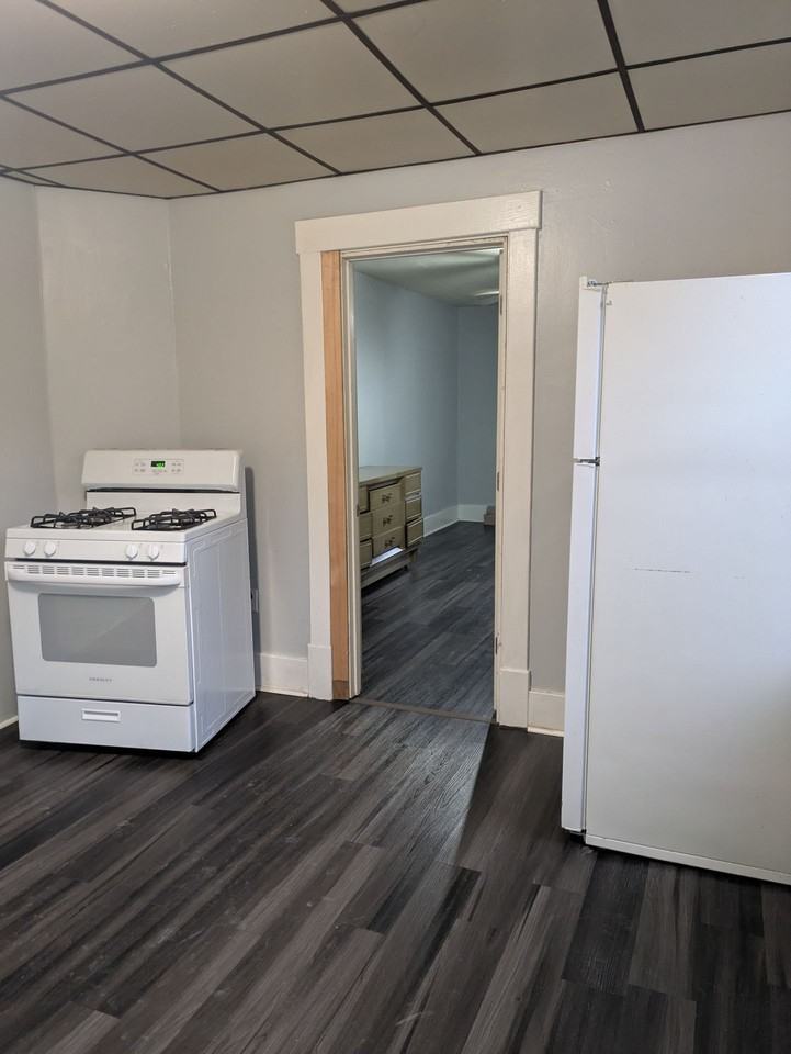 946 Beaver Rd #2 - Photo 3 of 4