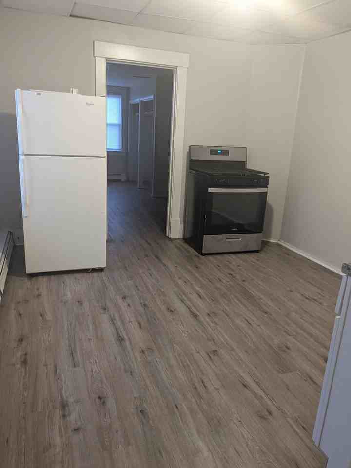 946 Beaver Rd #3 - Photo 2 of 5