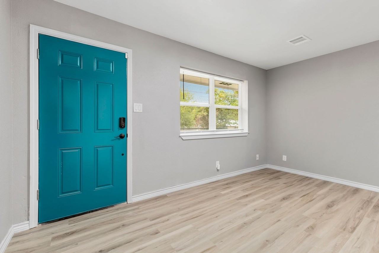 1401 Garrett St - Photo 5 of 20