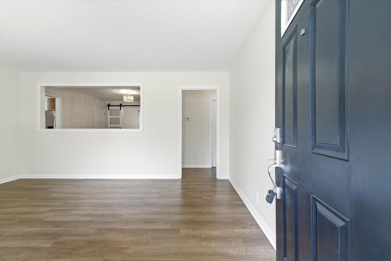 37 Hillsboro Rd - Photo 5 of 36
