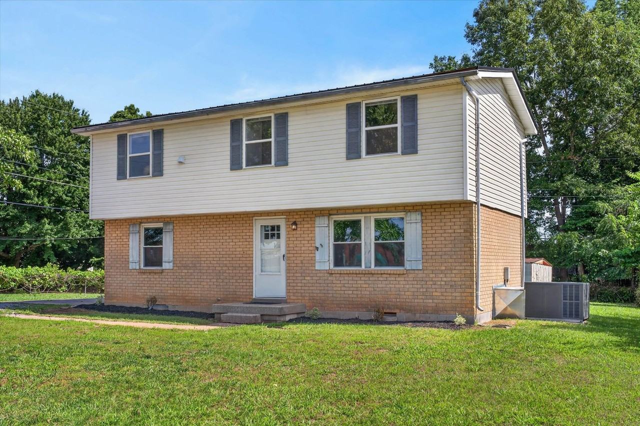 444 Appleton Dr - Photo 2 of 29