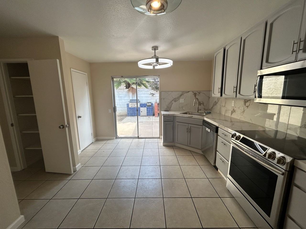 2104 Sharon Way - Photo 5 of 23
