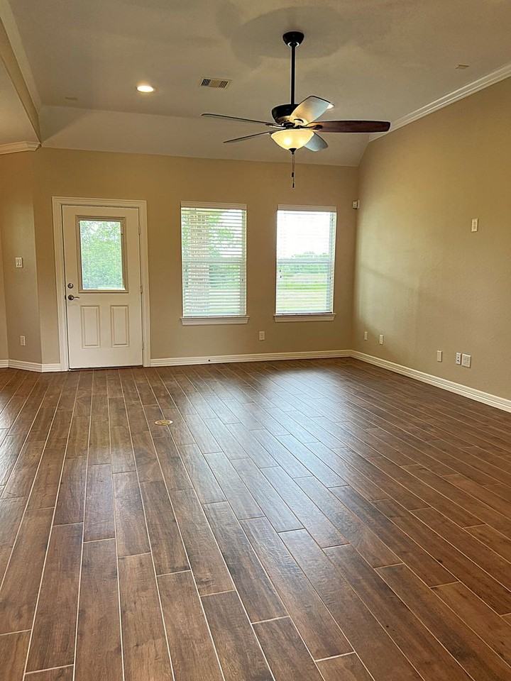 9723 Highland Pointe Dr - Photo 3 of 30