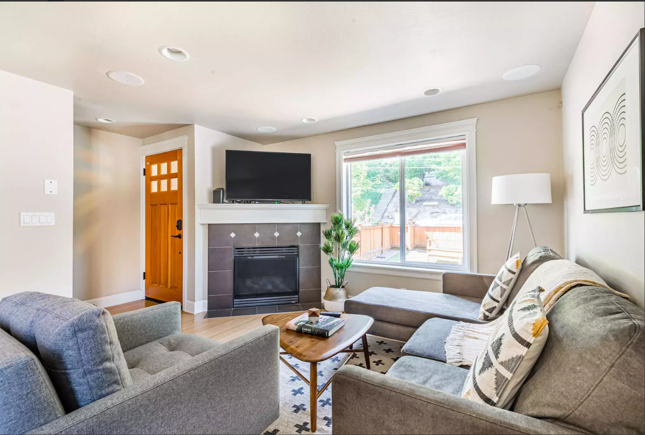 3440B 23rd Avenue West - Photo 4 of 24