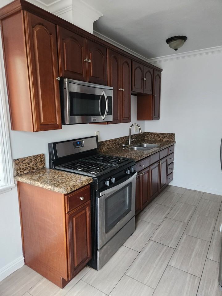 767 West 90th Street - Photo 2 of 6