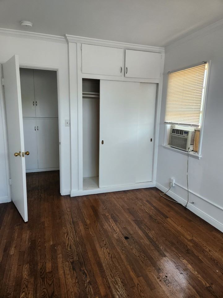 767 West 90th Street - Photo 4 of 6
