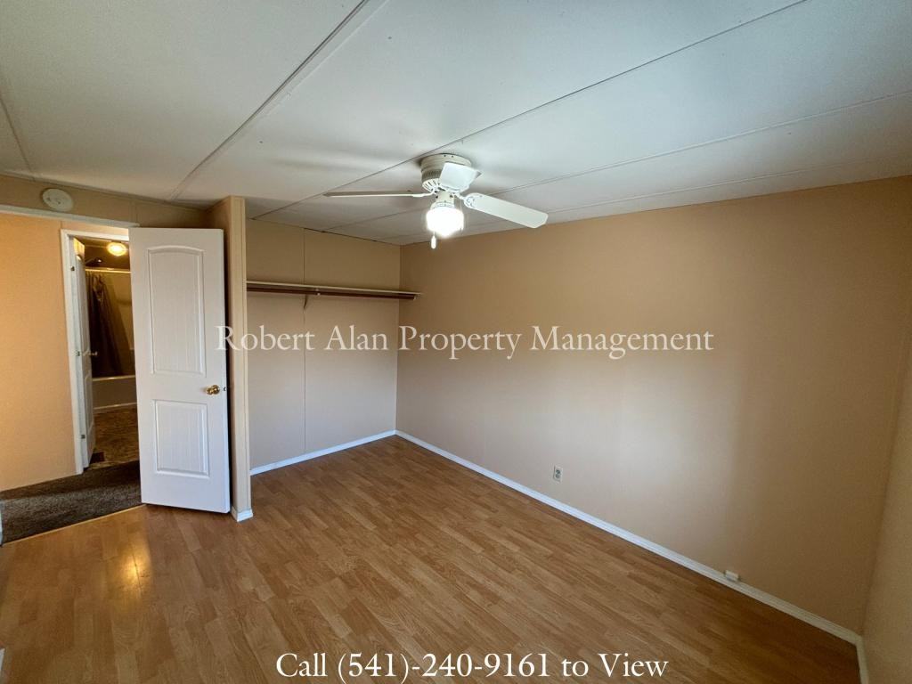 447 Sw 5th St - Photo 5 of 9