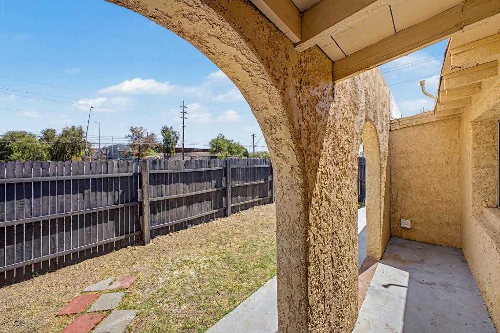 3762 E 22nd St - Photo 4 of 24