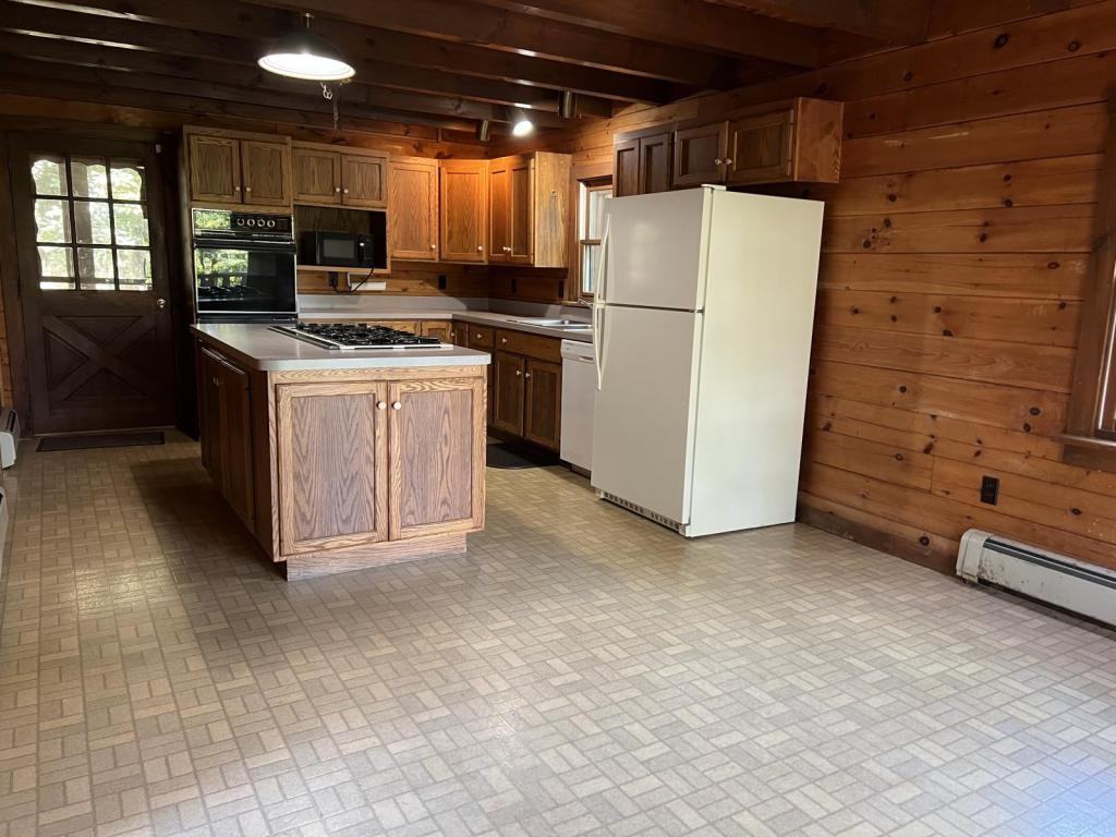 1327 Fairfield Rd - Photo 5 of 23
