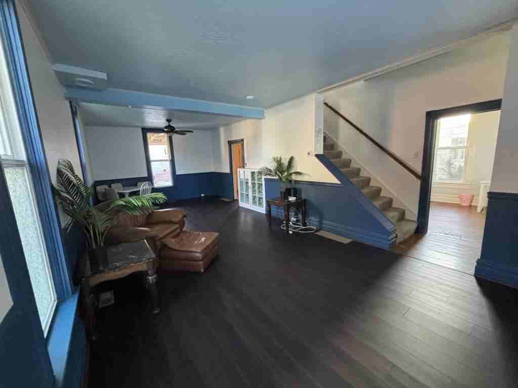 1145 W Platinum St - Photo 2 of 13