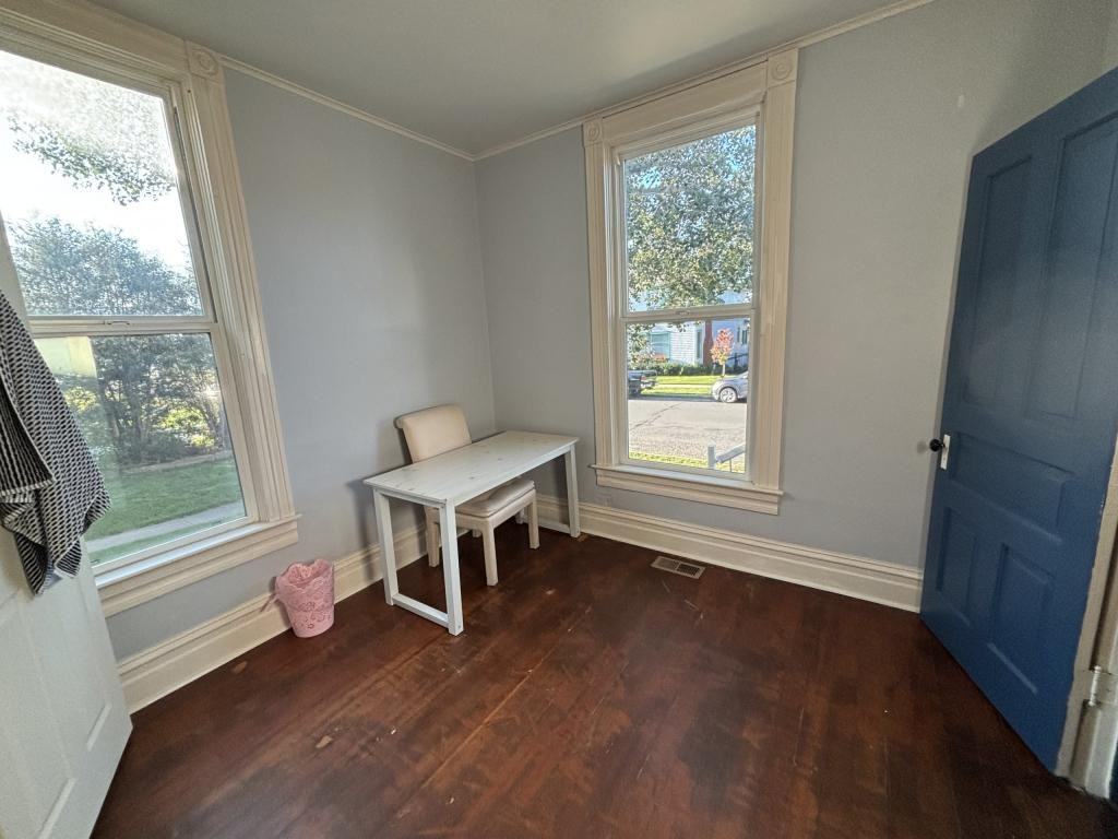 1145 W Platinum St - Photo 5 of 13