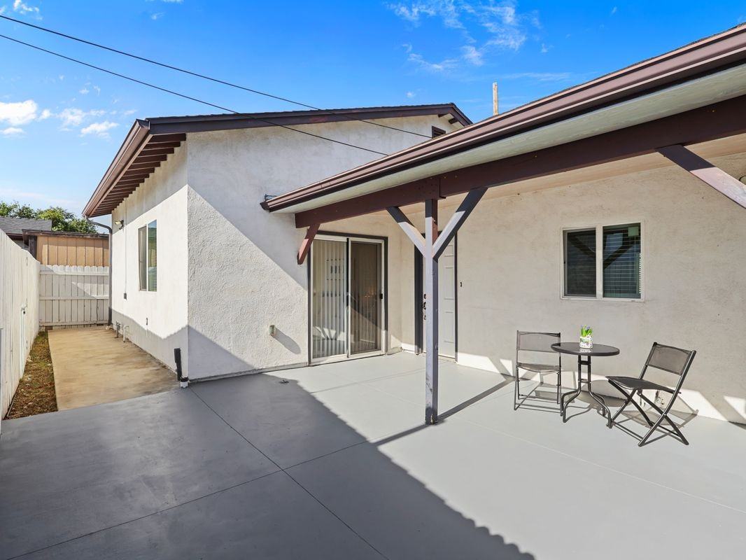 15803 Chatsworth St - Photo 3 of 13