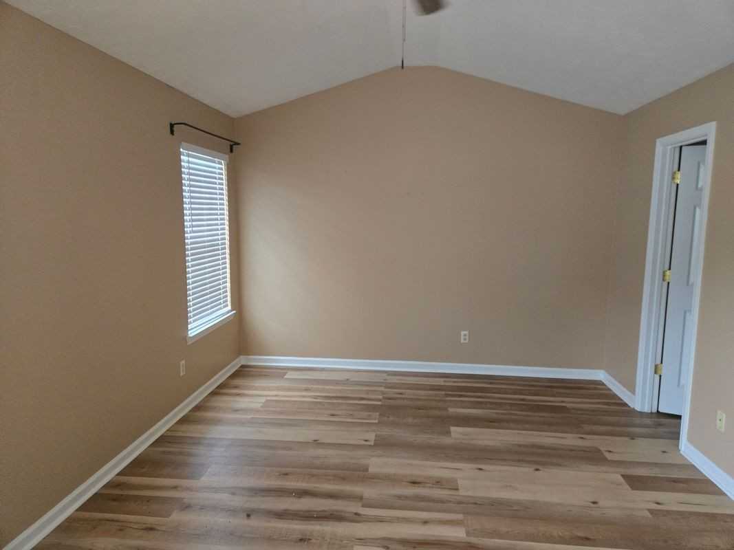 6090 Emerald Pointe Cir - Photo 5 of 11