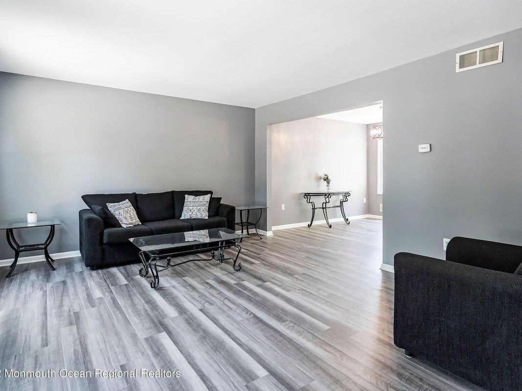 19A Emerald Dr - Photo 2 of 12