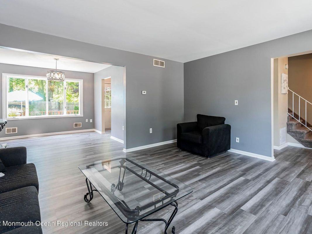 19A Emerald Dr - Photo 3 of 12