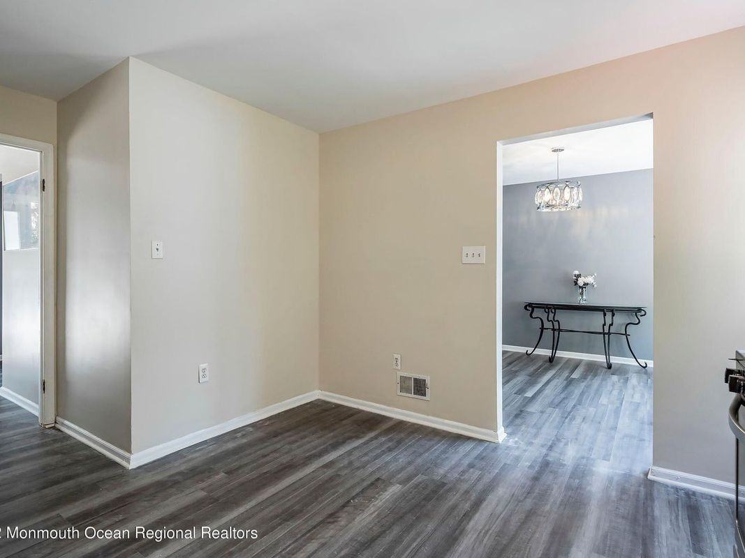 19A Emerald Dr - Photo 4 of 12
