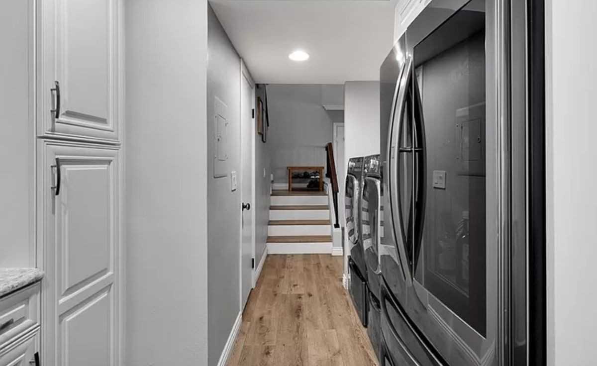 27128 Hidaway Ave - Photo 4 of 15
