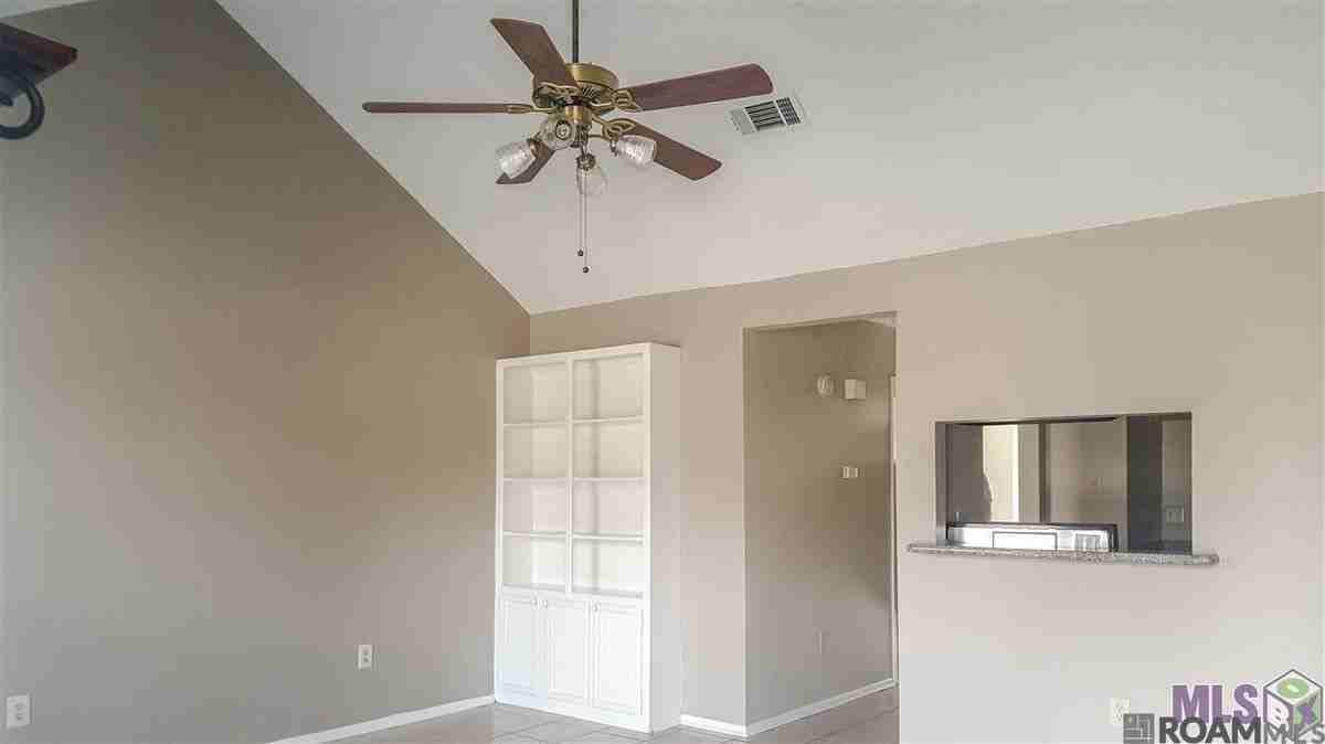 402 Lee Dr ##1c - Photo 2 of 8