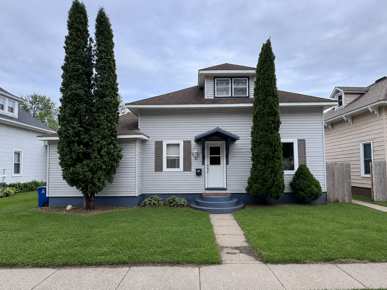 406 E Main St - Photo 3 of 16