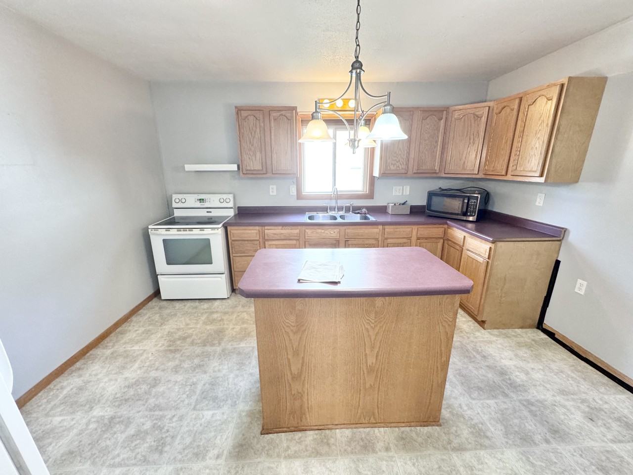 406 E Main St - Photo 7 of 16
