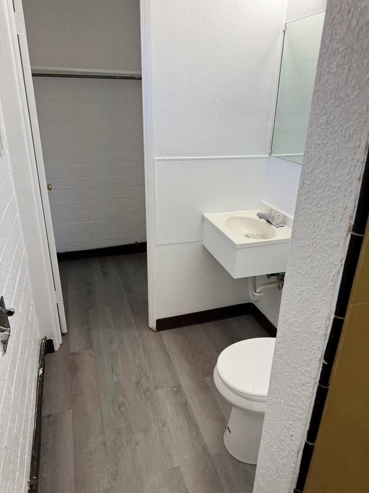 221 S Main Ave #9 - Photo 3 of 7