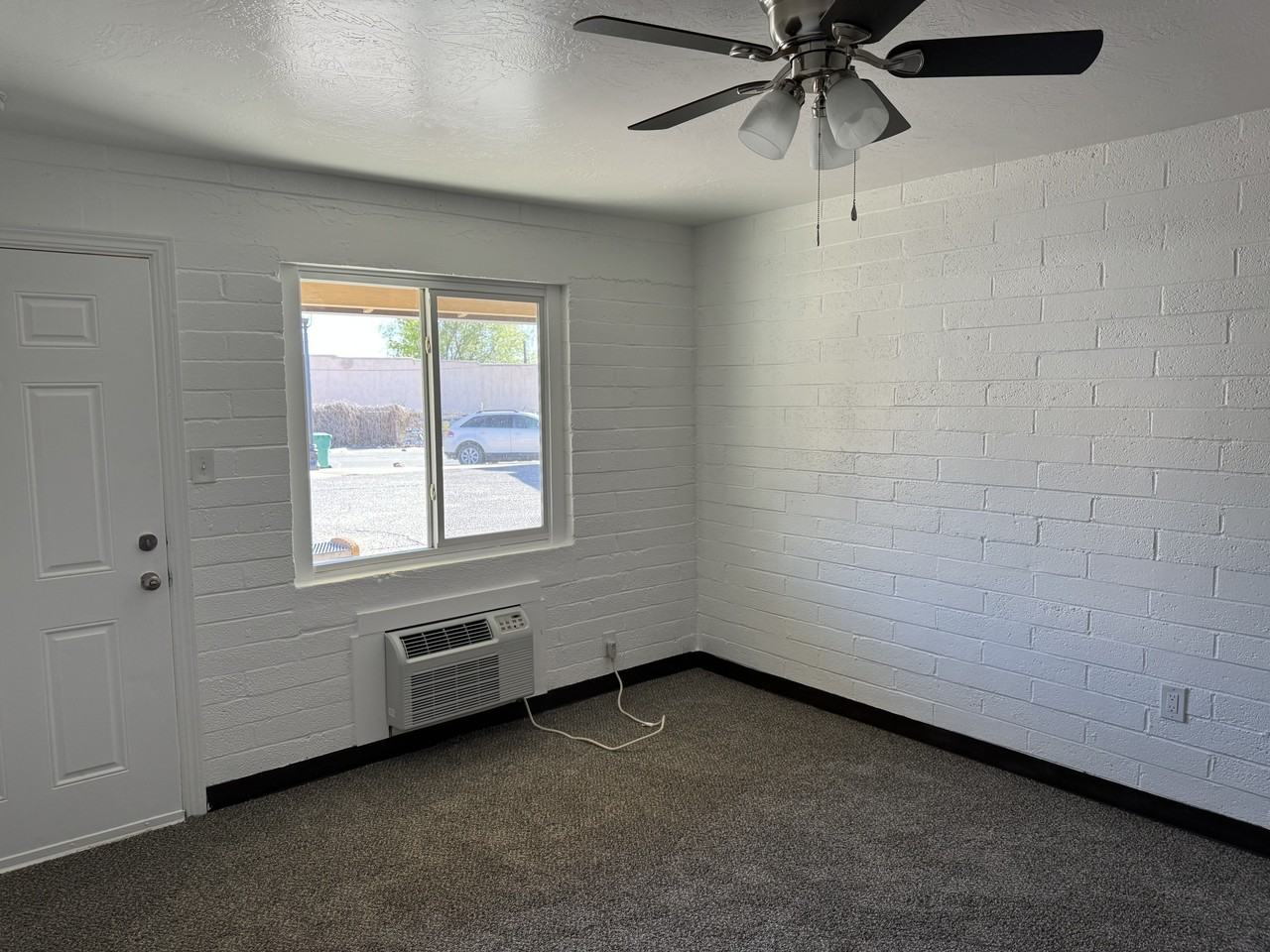 221 S Main Ave #9 - Photo 5 of 7