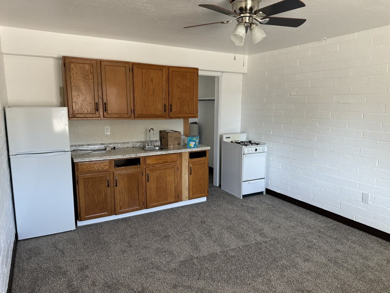 221 S Main Ave #9 - Photo 7 of 7