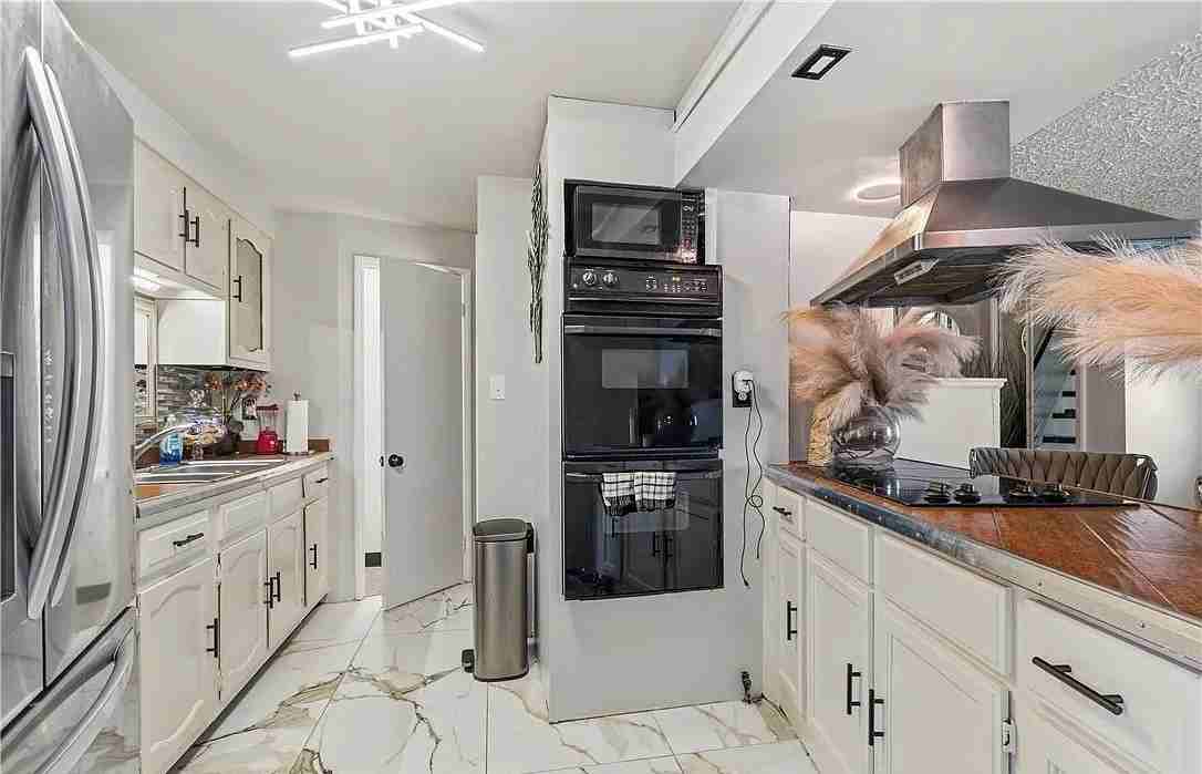 19406 Wickfield Ave - Photo 5 of 10