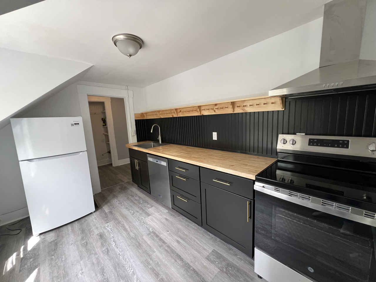 3 Keeble St #B - Photo 4 of 30