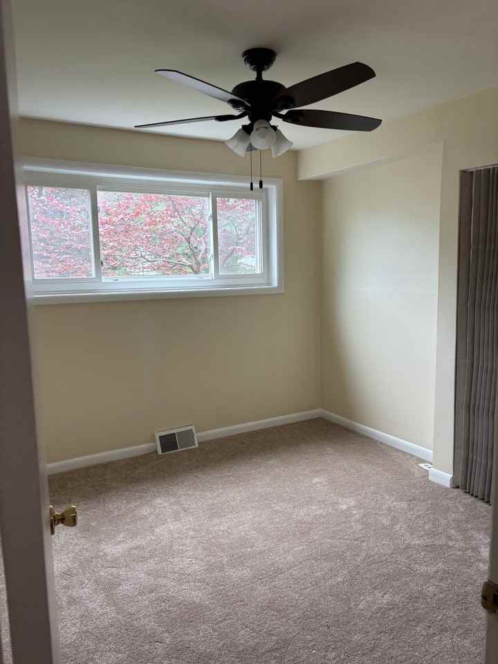 505 Epsom Rd #TA - Photo 6 of 8
