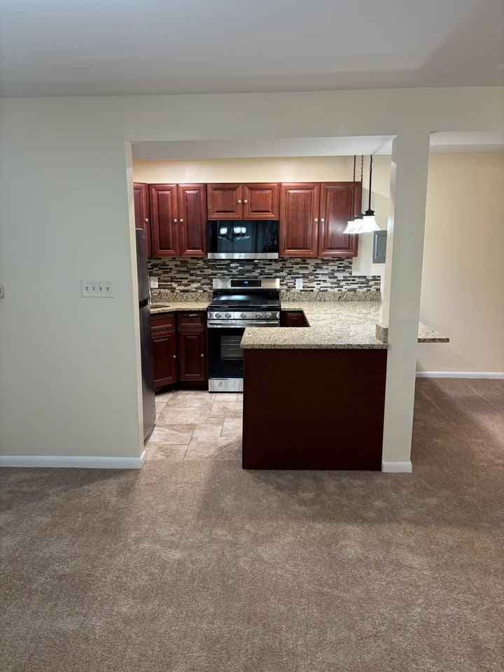 505 Epsom Rd #TA - Photo 4 of 8