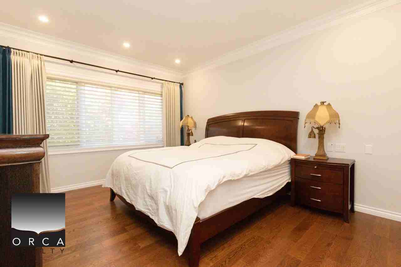 6858 Wiltshire St - Photo 6 of 39