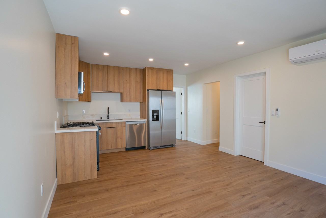 1038 S Westmoreland Ave - Photo 3 of 17
