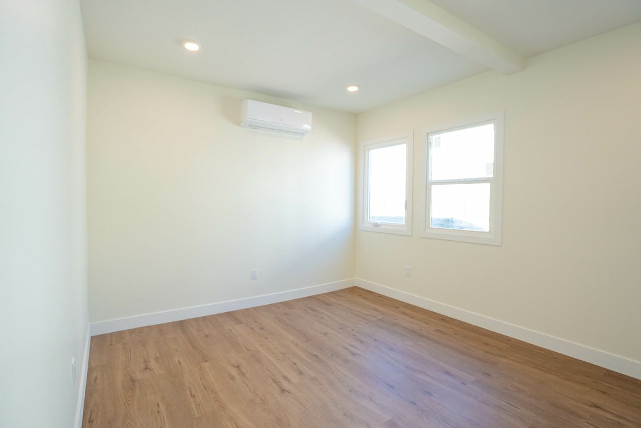 1038 S Westmoreland Ave - Photo 6 of 17