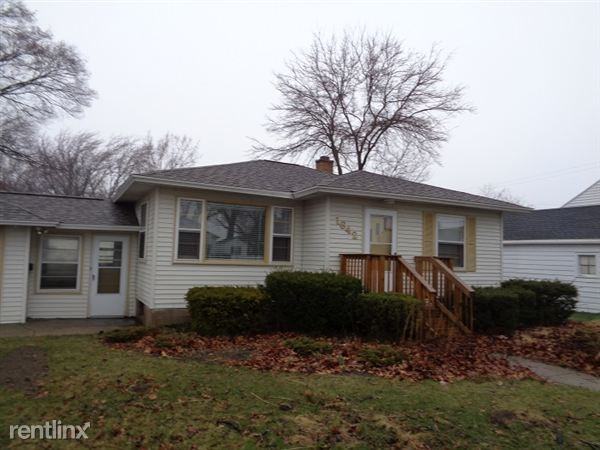 1642 Ruddiman Dr - Photo 2 of 16