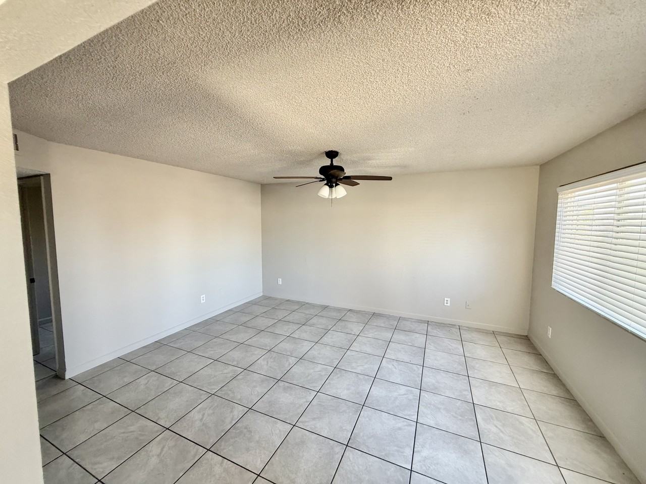 1265 S 13th Ave - Photo 4 of 22