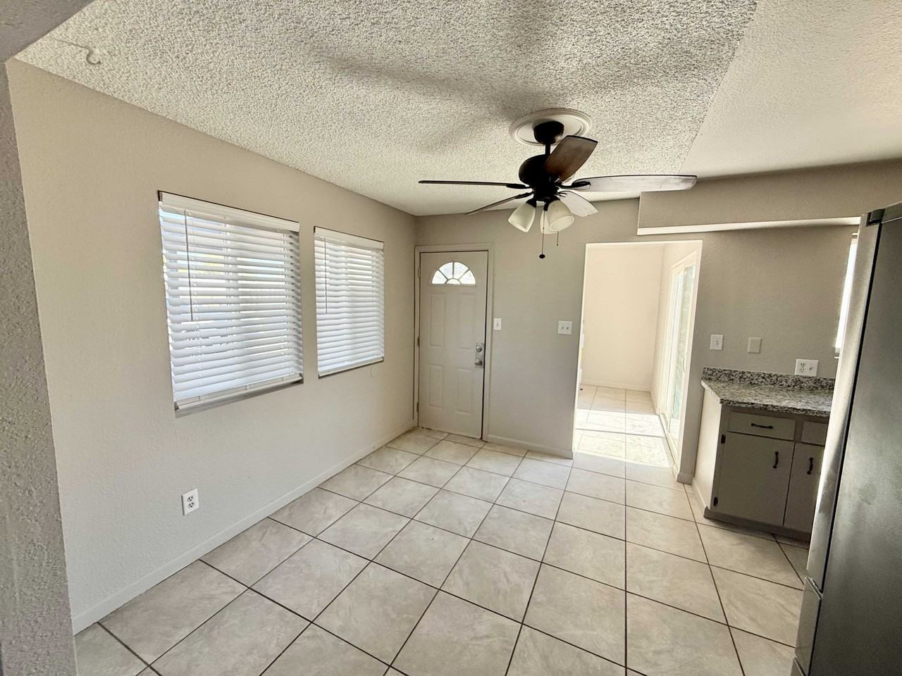 1265 S 13th Ave - Photo 6 of 22