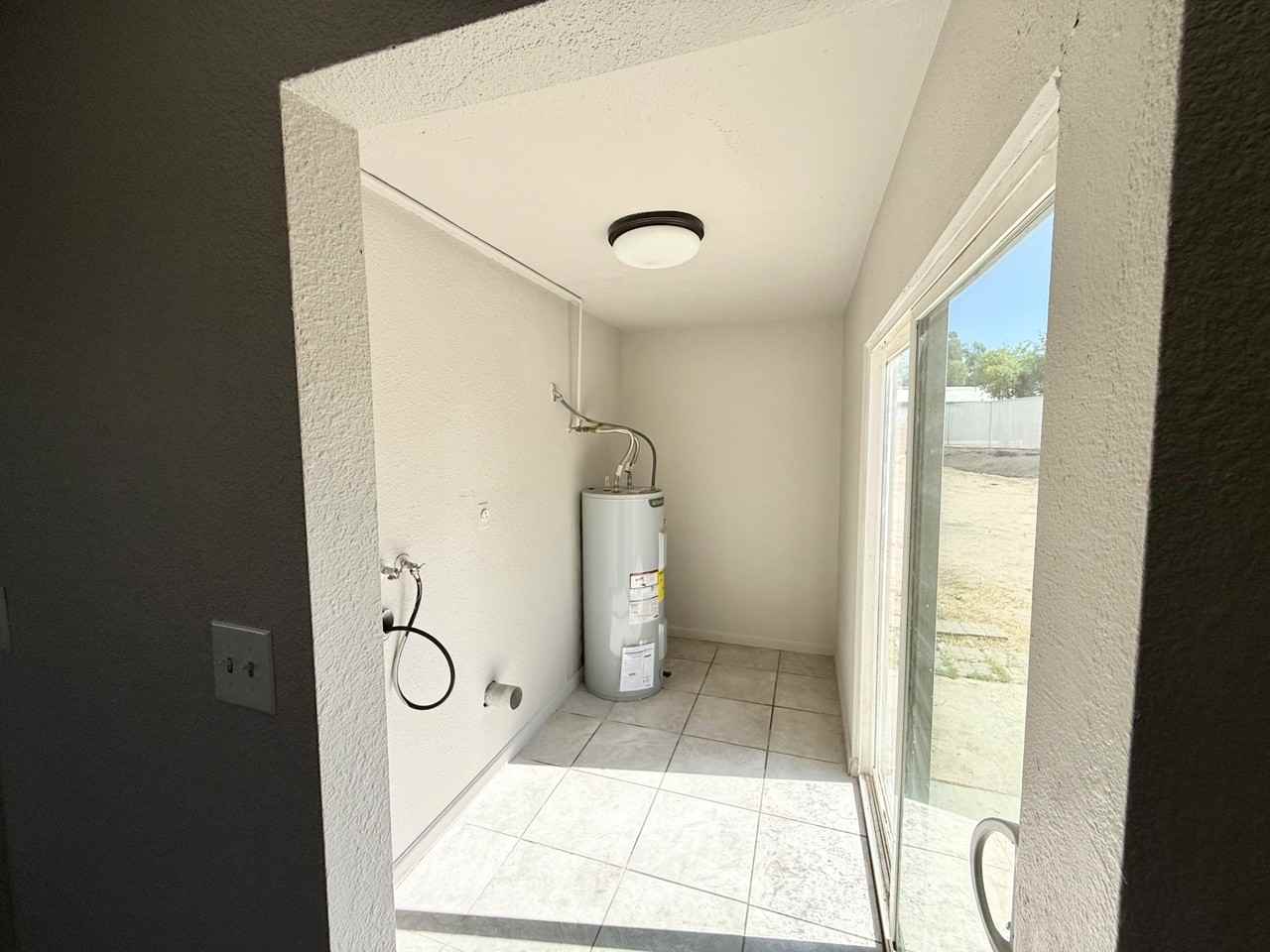 1265 S 13th Ave - Photo 7 of 22