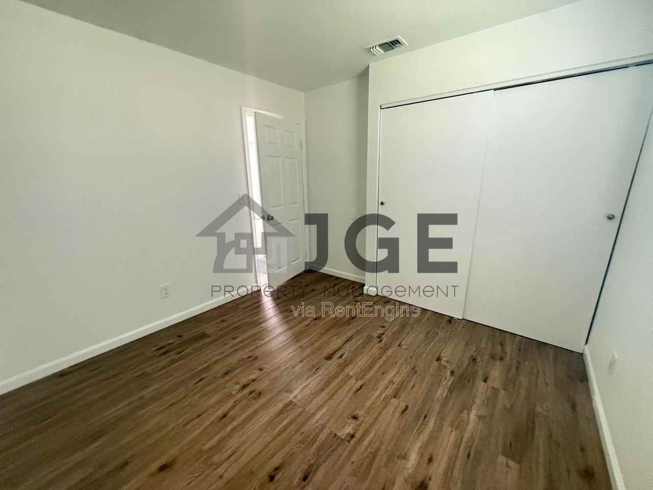 198 Charlotte Ave - Photo 7 of 8