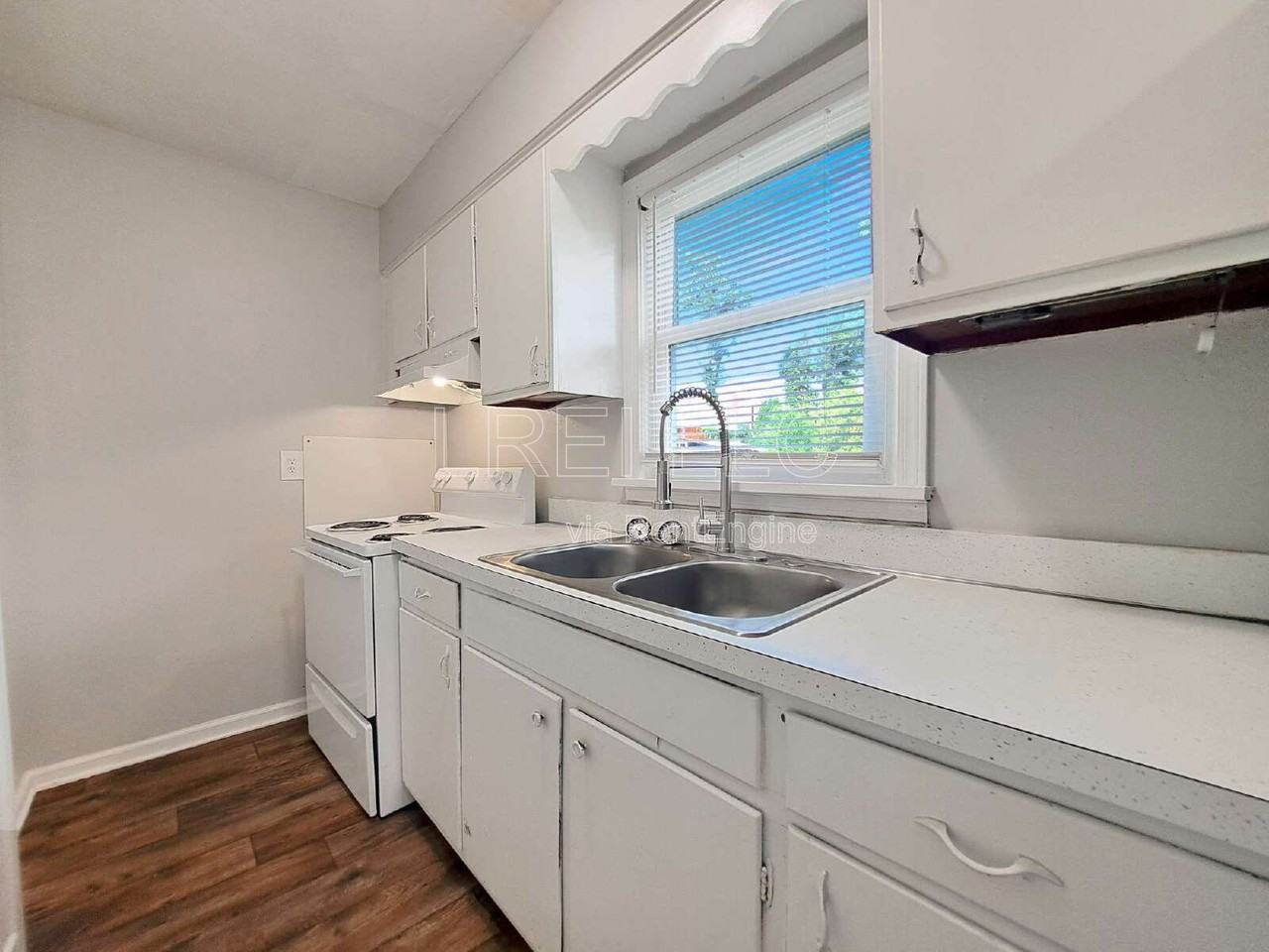 5112 Valiant Dr #2 - Photo 5 of 21