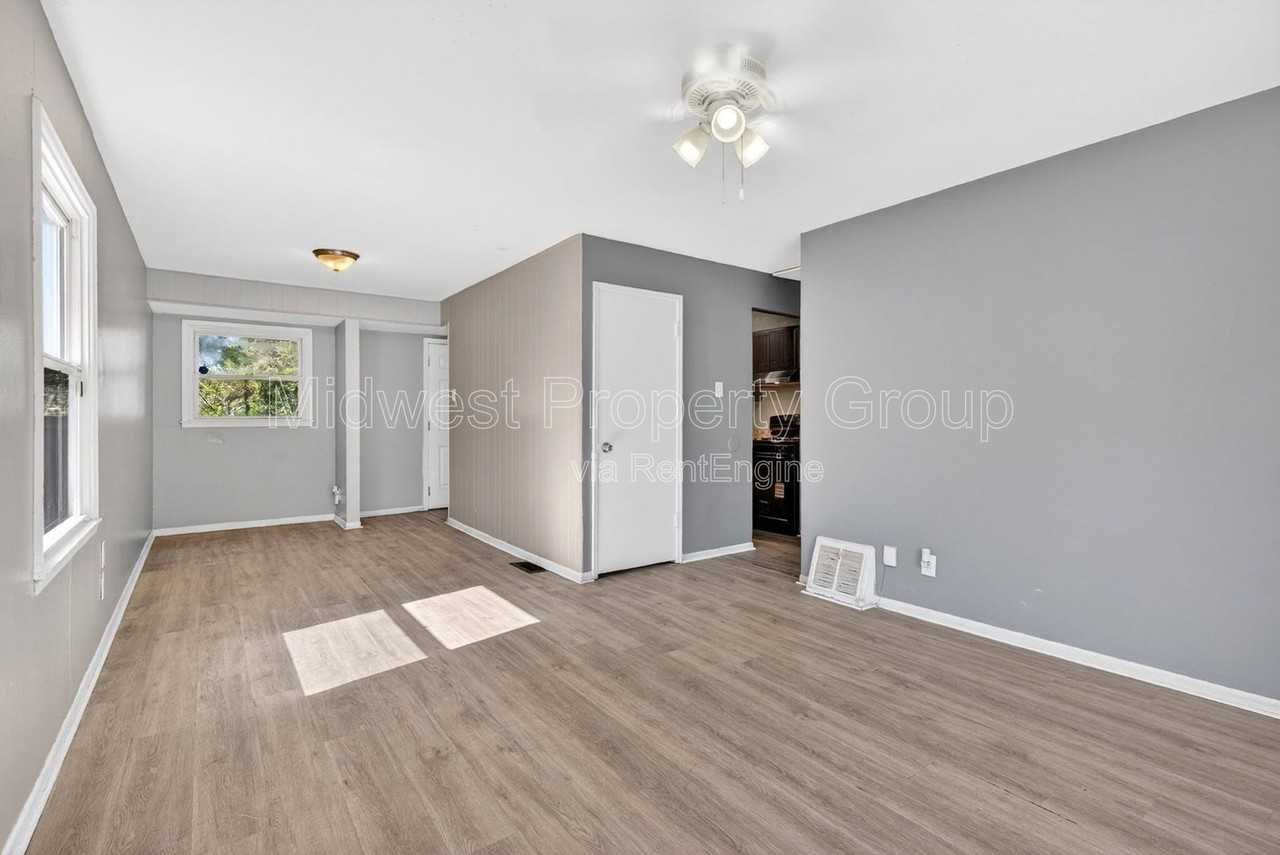 345 Caithness Rd - Photo 3 of 27