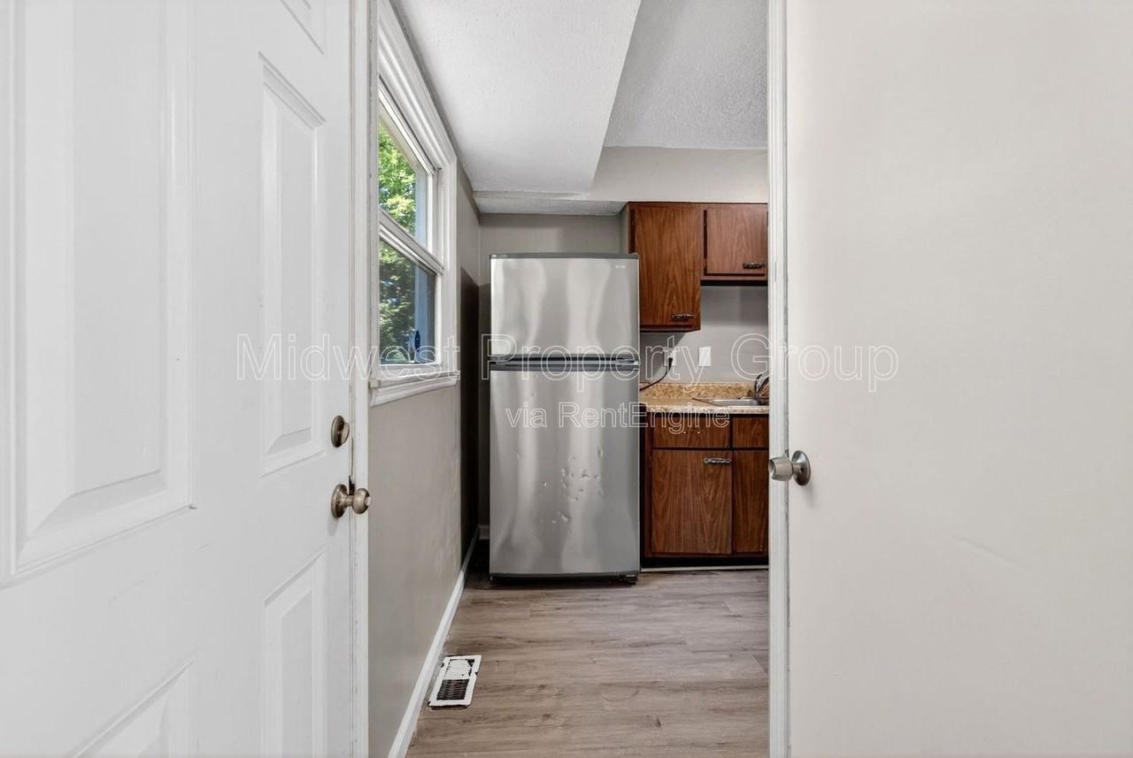 345 Caithness Rd - Photo 5 of 27