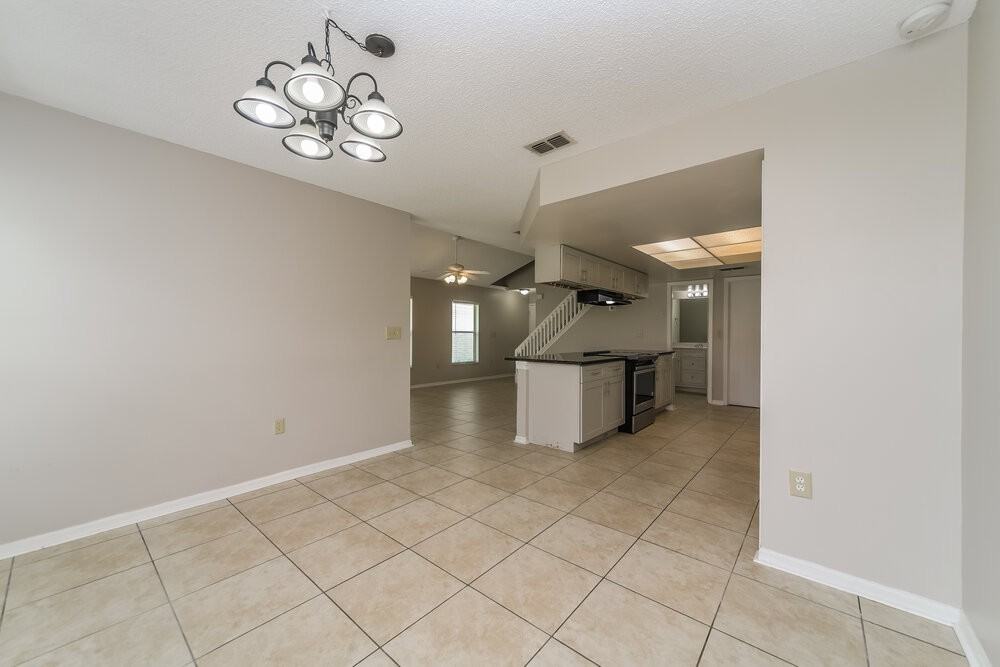 11904 Atlin Dr - Photo 7 of 17
