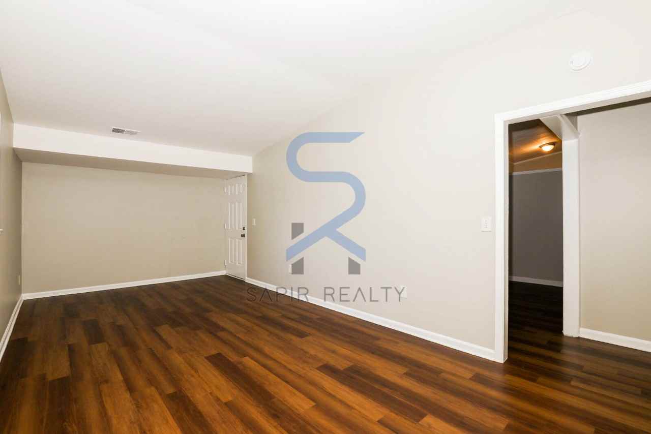 1055 Pine St Ne - Photo 7 of 16