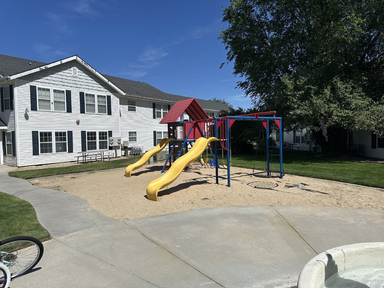 110 Davis Ave - Photo 3 of 29